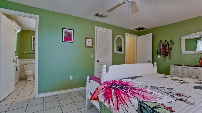 Image No.37-2 Bed Property for sale