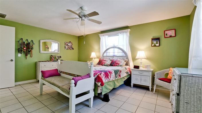 Image No.38-2 Bed Property for sale