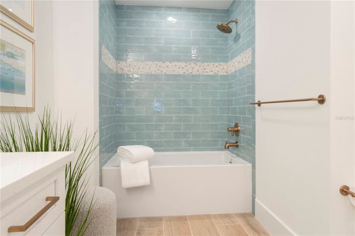 Image No.28-3 Bed Property for sale