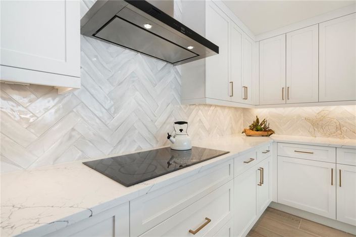 Image No.8-3 Bed Property for sale