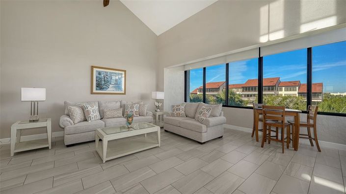 Image No.6-Propriété de 2 chambres à vendre à Sarasota