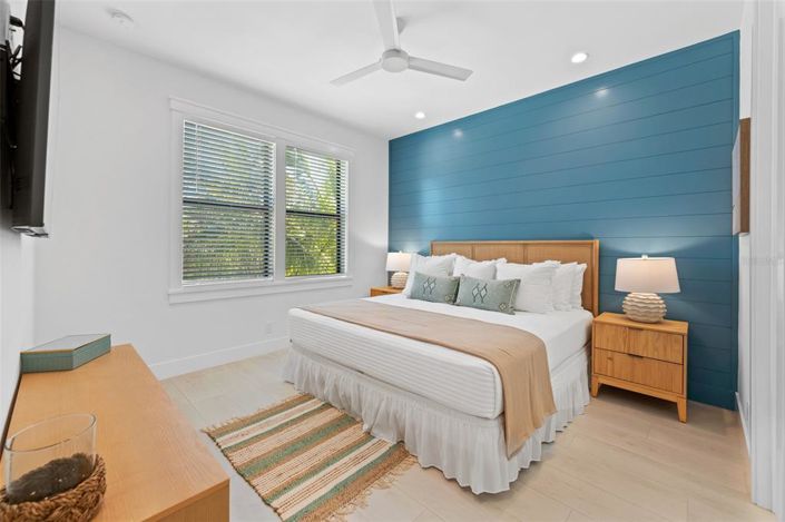 Image No.17-8 Bed Property for sale