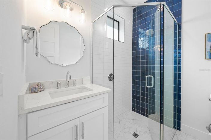 Image No.20-8 Bed Property for sale