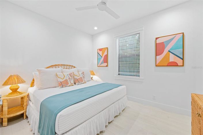 Image No.28-8 Bed Property for sale