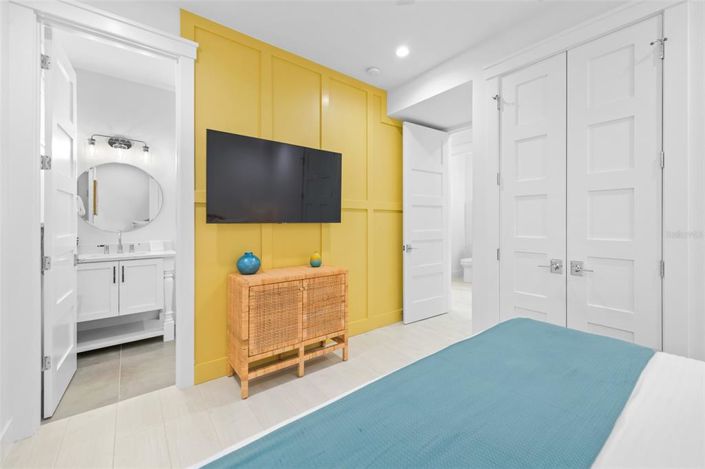 Image No.30-8 Bed Property for sale