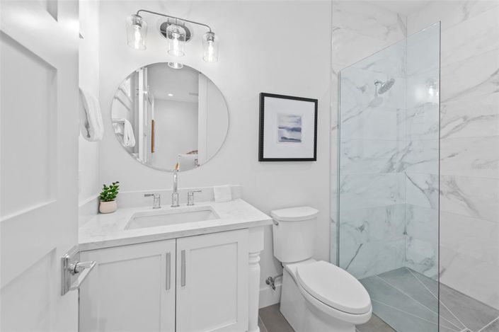 Image No.31-8 Bed Property for sale