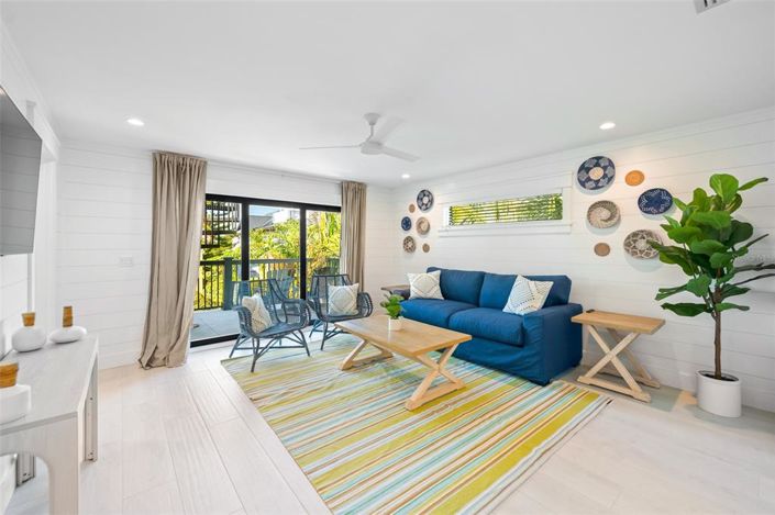 Image No.36-8 Bed Property for sale