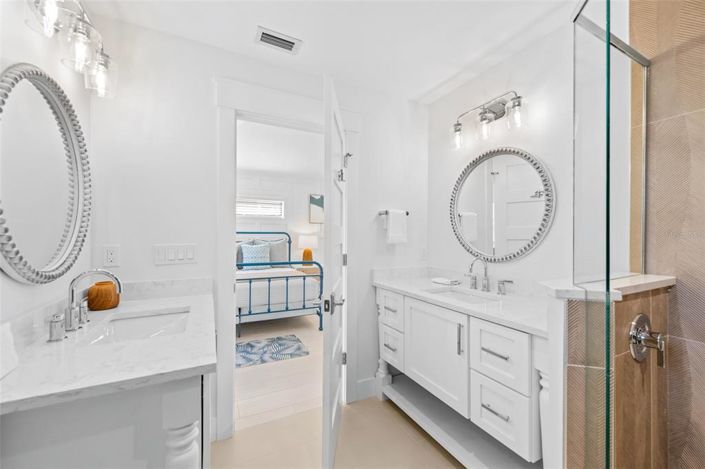 Image No.54-8 Bed Property for sale