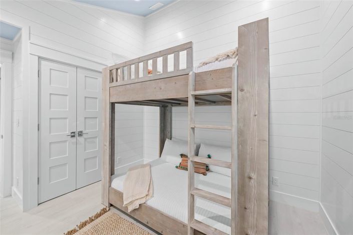 Image No.57-8 Bed Property for sale