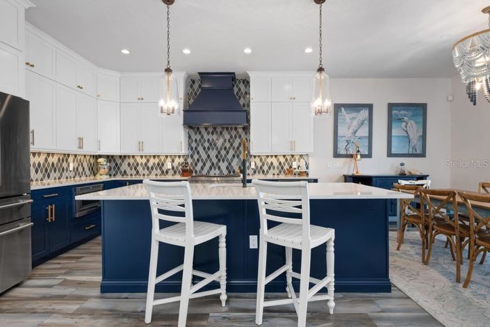 Image No.10-4 Bed Property for sale