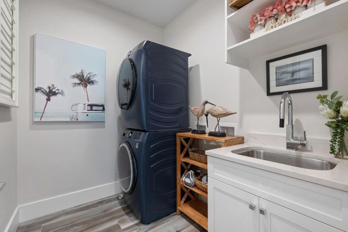 Image No.50-4 Bed Property for sale