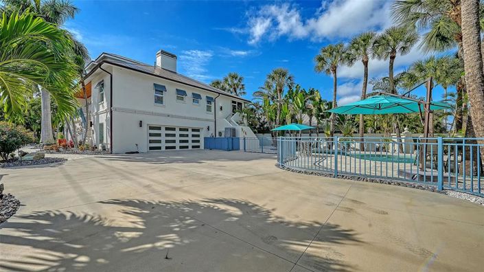 Image No.15-4 Bed Property for sale