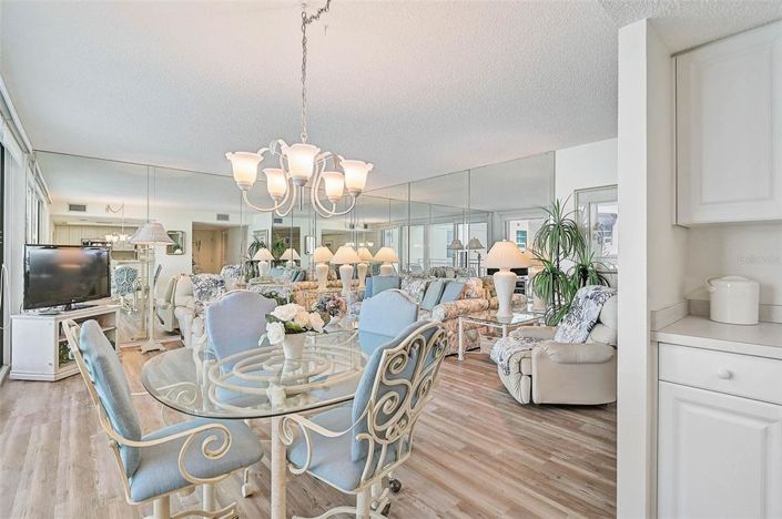 Image No.3-Propriété de 2 chambres à vendre à Sarasota