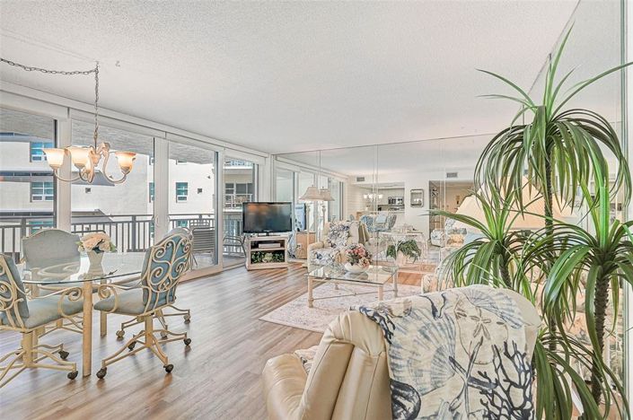 Image No.6-Propriété de 2 chambres à vendre à Sarasota