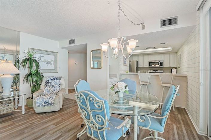 Image No.8-Propriété de 2 chambres à vendre à Sarasota