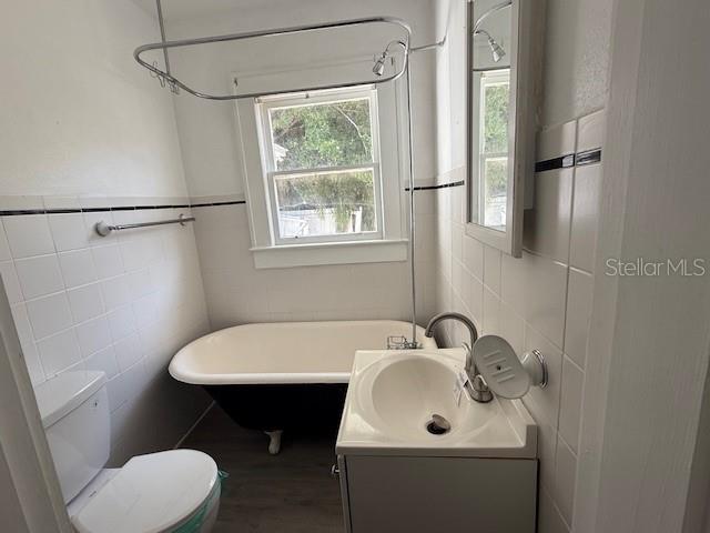 Image No.16-4 Bed Property for sale