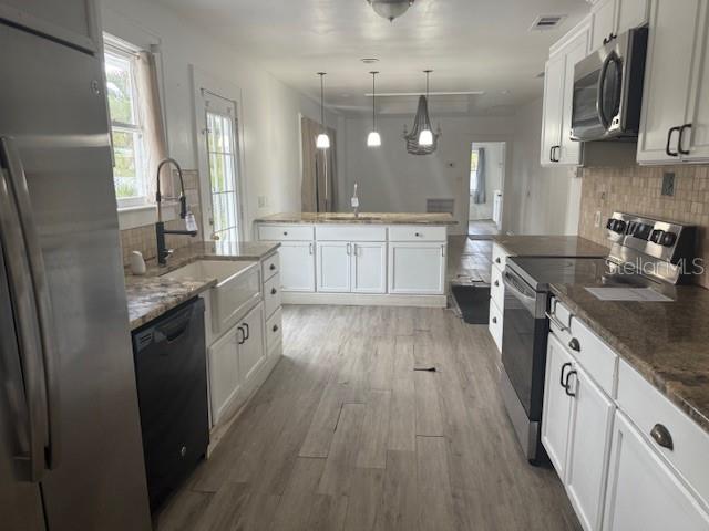 Image No.7-4 Bed Property for sale