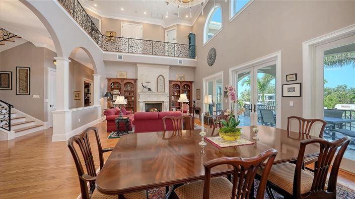 Image No.22-5 Bed Property for sale