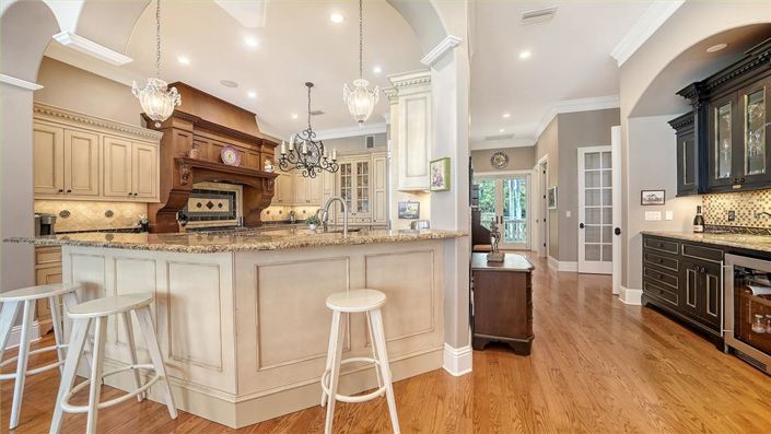 Image No.35-5 Bed Property for sale