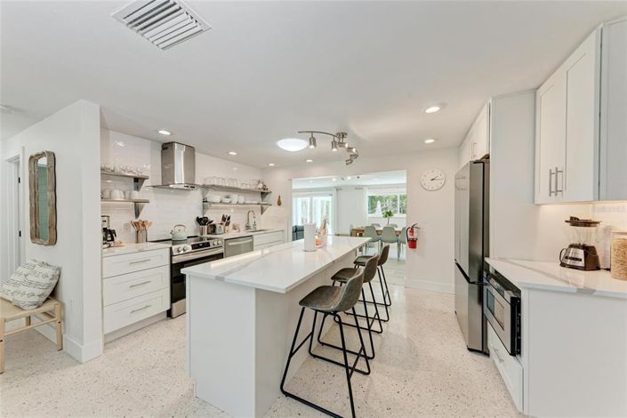 Image No.11-4 Bed Property for sale