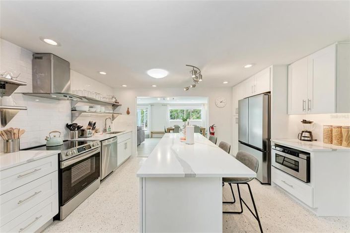 Image No.12-4 Bed Property for sale