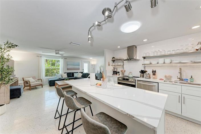 Image No.15-4 Bed Property for sale