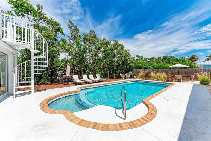 Image No.55-4 Bed Property for sale