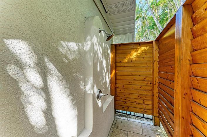 Image No.11-4 Bed Property for sale