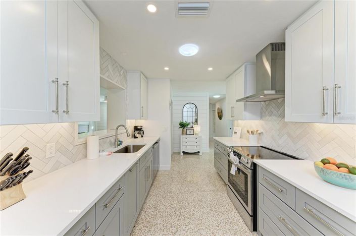 Image No.38-4 Bed Property for sale