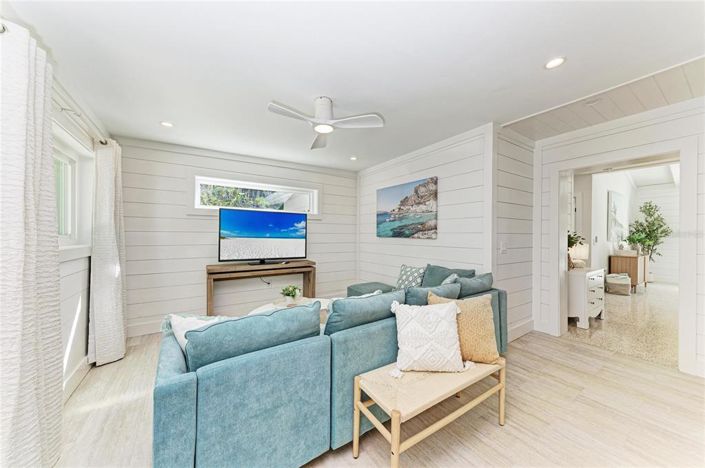 Image No.43-4 Bed Property for sale