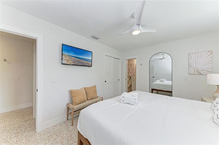 Image No.55-4 Bed Property for sale