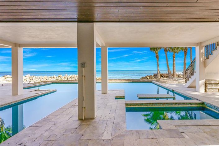 Image No.12-11 Bed Property for sale