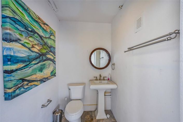 Image No.17-11 Bed Property for sale