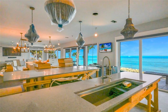 Image No.26-11 Bed Property for sale