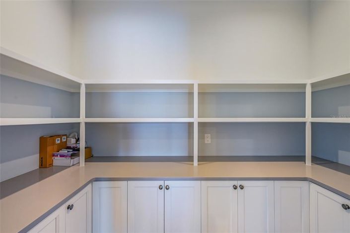 Image No.27-11 Bed Property for sale