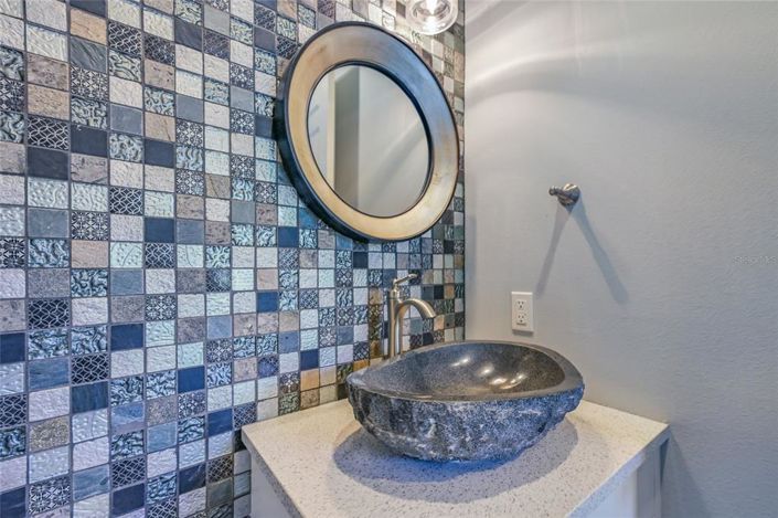 Image No.32-11 Bed Property for sale