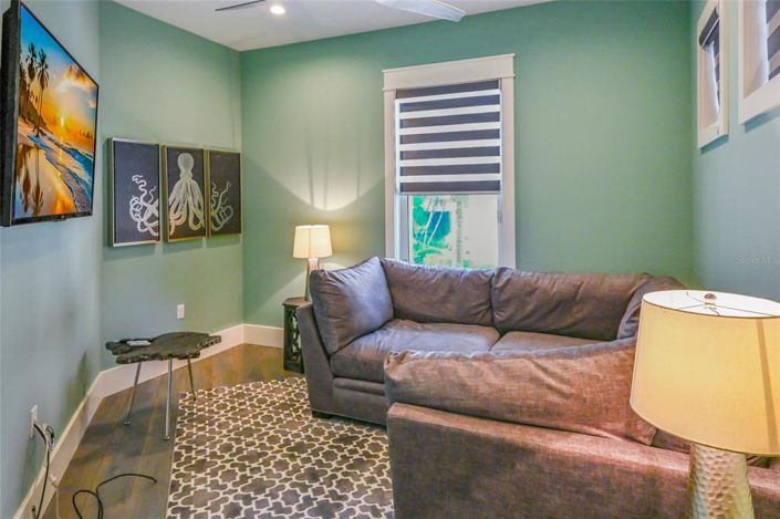 Image No.33-11 Bed Property for sale