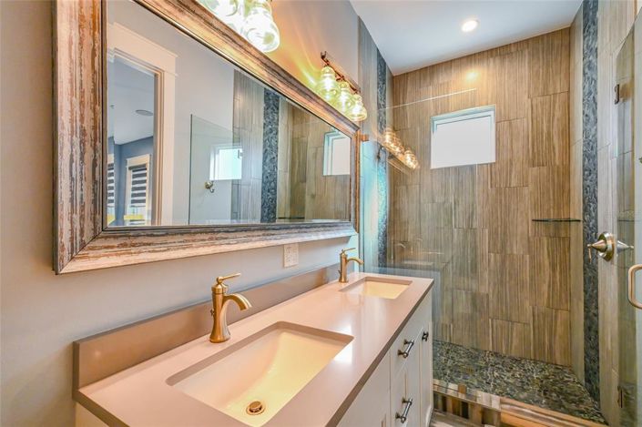 Image No.36-11 Bed Property for sale