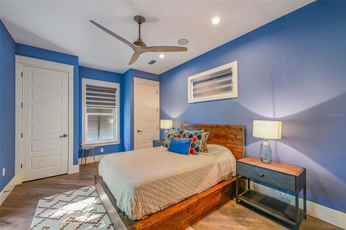 Image No.38-11 Bed Property for sale