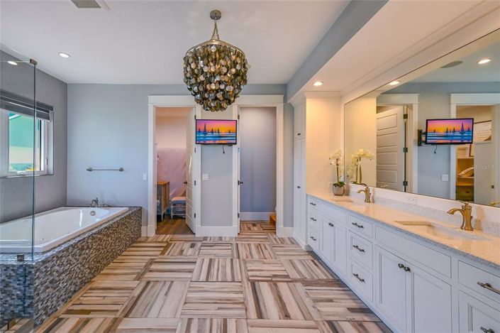 Image No.48-11 Bed Property for sale