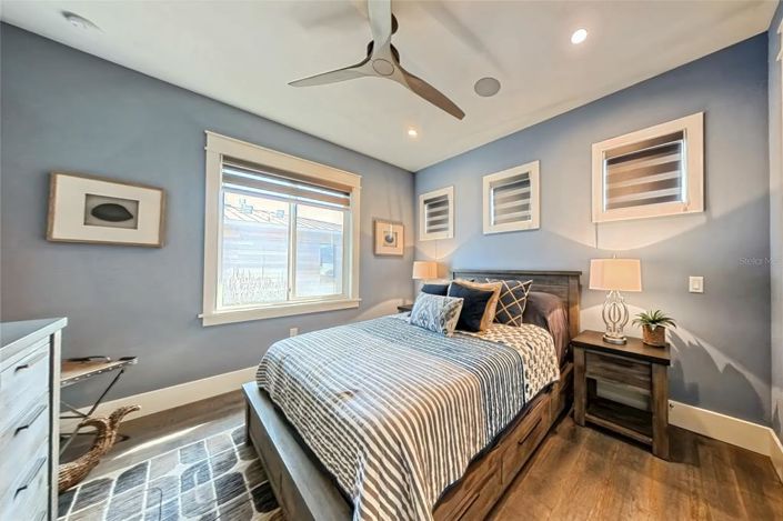 Image No.52-11 Bed Property for sale