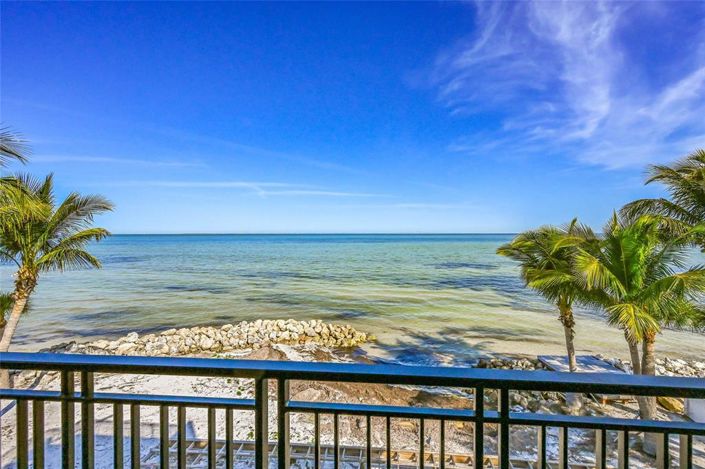 Image No.53-11 Bed Property for sale