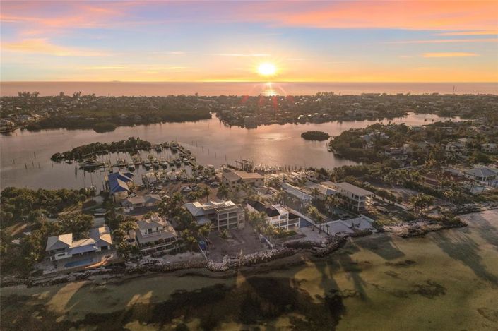 Image No.54-11 Bed Property for sale