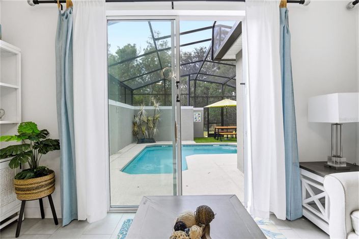 Image No.21-4 Bed Townhouse for sale