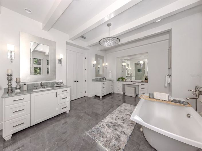 Image No.37-4 Bed Property for sale