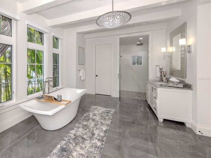 Image No.38-4 Bed Property for sale