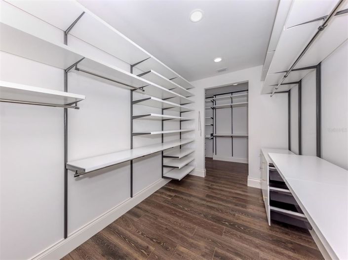 Image No.41-4 Bed Property for sale