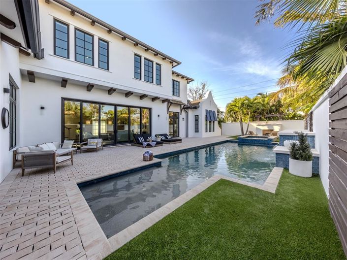 Image No.44-4 Bed Property for sale