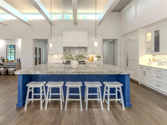 Image No.5-4 Bed Property for sale