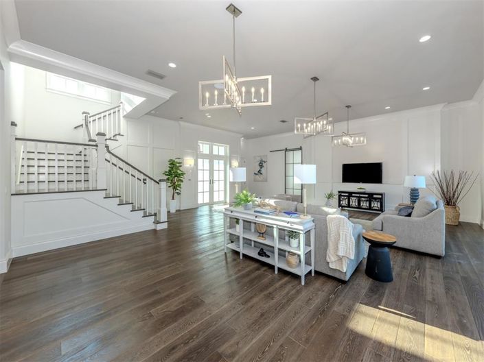 Image No.54-4 Bed Property for sale